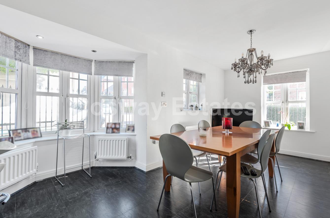 Kingsbridge Drive, London